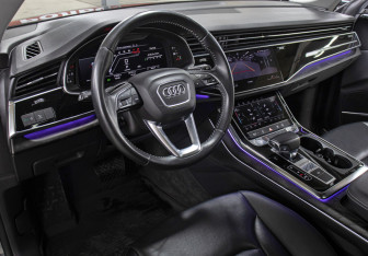 Подержанный автомобиль Audi Q8 2019 года (16 фото)