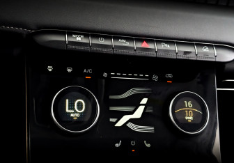 Подержанный автомобиль Exeed LX 2022 года (27 фото)