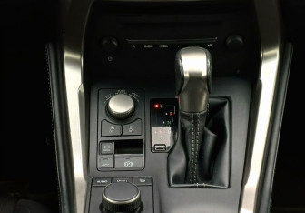 Подержанный автомобиль Lexus NX 2015 года (15 фото)