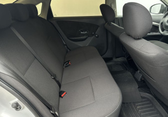 Подержанный автомобиль Nissan Almera Sedan 2013 года (14 фото)