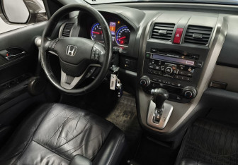 Подержанный автомобиль Honda CR-V 2012 года (10 фото)