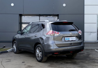 Подержанный автомобиль Nissan X-Trail 2017 года (7 фото)