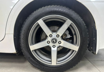 Подержанный автомобиль Lexus ES 2016 года (9 фото)