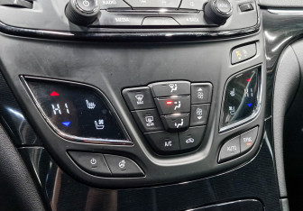 Подержанный автомобиль Opel Insignia Wagon 2014 года (20 фото)