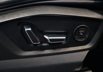 Подержанный автомобиль Audi Q8 2019 года (8 фото)