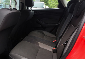 Подержанный автомобиль Ford Focus Hatchback 2013 года (8 фото)