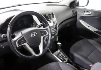 Подержанный автомобиль Hyundai Solaris Sedan 2013 года (7 фото)