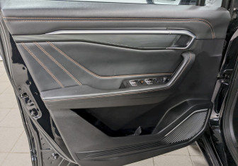 Подержанный автомобиль Geely Okavango 2024 года (11 фото)