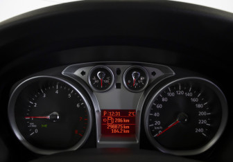 Подержанный автомобиль Ford Focus Wagon 2008 года (11 фото)