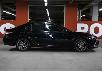 Подержанный автомобиль Toyota Camry Sedan 2023 года (4 фото)