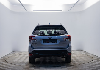 Подержанный автомобиль Subaru Forester Suv 2019 года (6 фото)