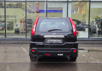 Подержанный автомобиль Nissan X-Trail 2014 года (7 фото)