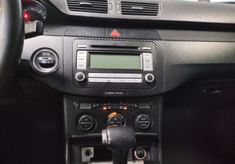 Подержанный автомобиль Volkswagen Passat Wagon 2006 года (17 фото)