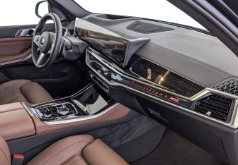 Подержанный автомобиль BMW X5 2025 года (13 фото)