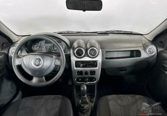 Подержанный автомобиль Renault Logan Sedan 2013 года (7 фото)