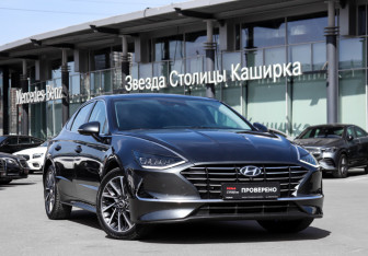 Подержанный автомобиль Hyundai Sonata 2022 года (26 фото)