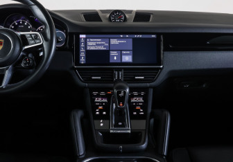 Подержанный автомобиль Porsche Cayenne 2020 года (13 фото)