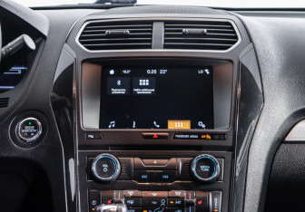 Подержанный автомобиль Ford Explorer 2017 года (10 фото)