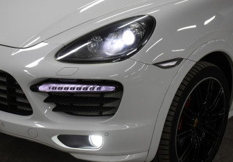 Подержанный автомобиль Porsche Cayenne 2014 года (26 фото)