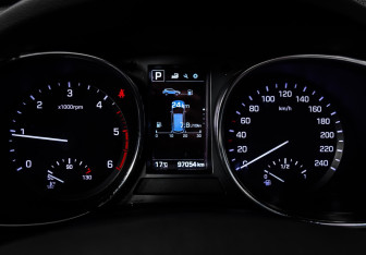 Подержанный автомобиль Hyundai Santa Fe 2016 года (10 фото)