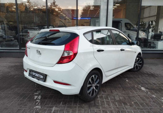 Подержанный автомобиль Hyundai Solaris Hatchback 2016 года (8 фото)