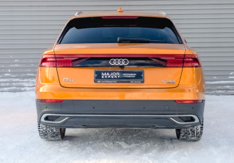 Подержанный автомобиль Audi Q8 2019 года (6 фото)