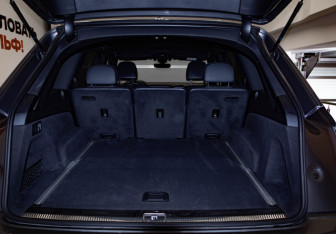 Подержанный автомобиль Audi Q7 2016 года (34 фото)