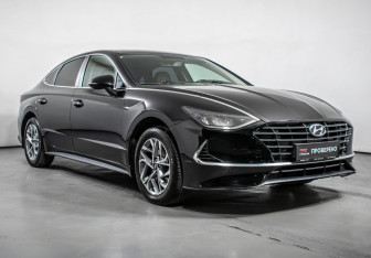 Подержанный автомобиль Hyundai Sonata 2020 года (3 фото)