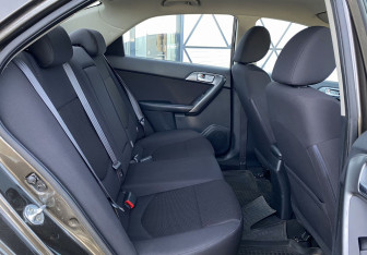 Подержанный автомобиль Kia Cerato Sedan 2011 года (20 фото)