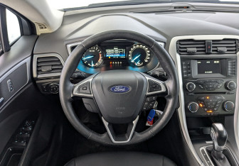 Подержанный автомобиль Ford Mondeo Sedan 2018 года (25 фото)