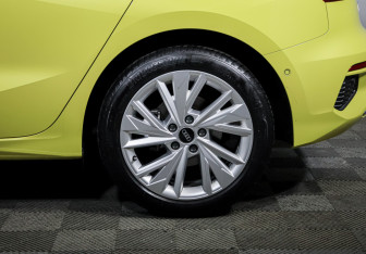 Подержанный автомобиль Audi A3 Sedan 2021 года (15 фото)