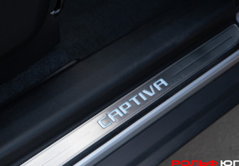 Подержанный автомобиль Chevrolet Captiva 2015 года (14 фото)