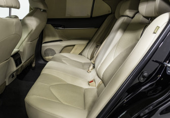 Подержанный автомобиль Toyota Camry Sedan 2021 года (14 фото)