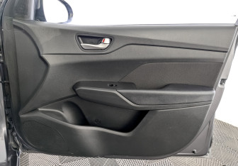 Подержанный автомобиль Hyundai Solaris Sedan 2021 года (24 фото)