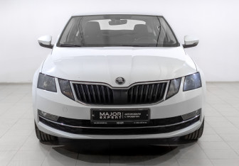 Подержанный автомобиль Skoda Octavia Liftback 2019 года (2 фото)