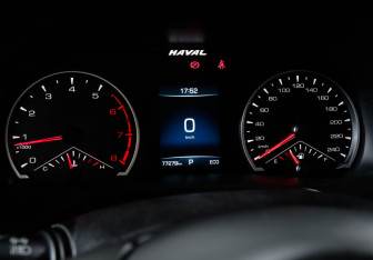 Подержанный автомобиль Haval F7 2022 года (11 фото)