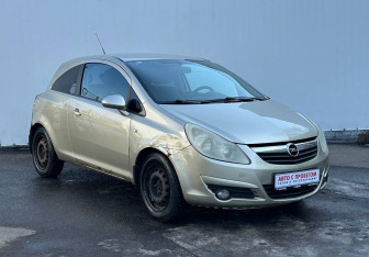 Подержанный автомобиль Opel Corsa 2008 года (3 фото)