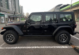 Новый Jeep Wrangler 2025 (7 фото)