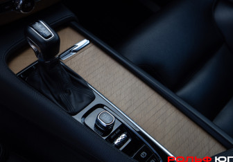 Подержанный автомобиль Volvo XC90 2021 года (13 фото)