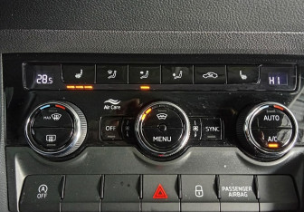 Подержанный автомобиль Skoda Karoq 2021 года (12 фото)