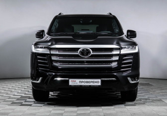 Подержанный автомобиль Toyota Land Cruiser Suv 2021 года (24 фото)