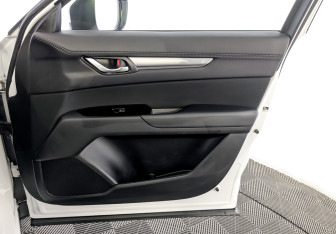 Подержанный автомобиль Mazda CX-5 2021 года (24 фото)