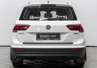 Подержанный автомобиль Volkswagen Tiguan 2020 года (6 фото)