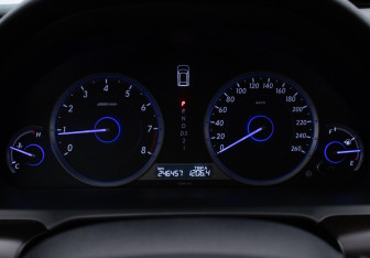Подержанный автомобиль Honda Crosstour 2014 года (12 фото)