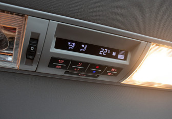 Подержанный автомобиль Volkswagen Caravelle 2017 года (18 фото)