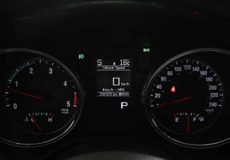 Подержанный автомобиль Jeep Grand Cherokee 2012 года (7 фото)