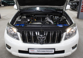 Подержанный автомобиль Toyota Land Cruiser Prado 2010 года (9 фото)