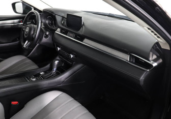 Подержанный автомобиль Mazda 6 Sedan 2020 года (10 фото)