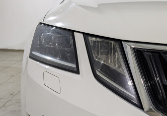 Подержанный автомобиль Skoda Octavia Liftback 2020 года (11 фото)