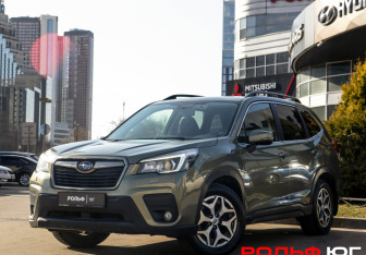 Подержанный автомобиль Subaru Forester Suv 2019 года (1 фото)